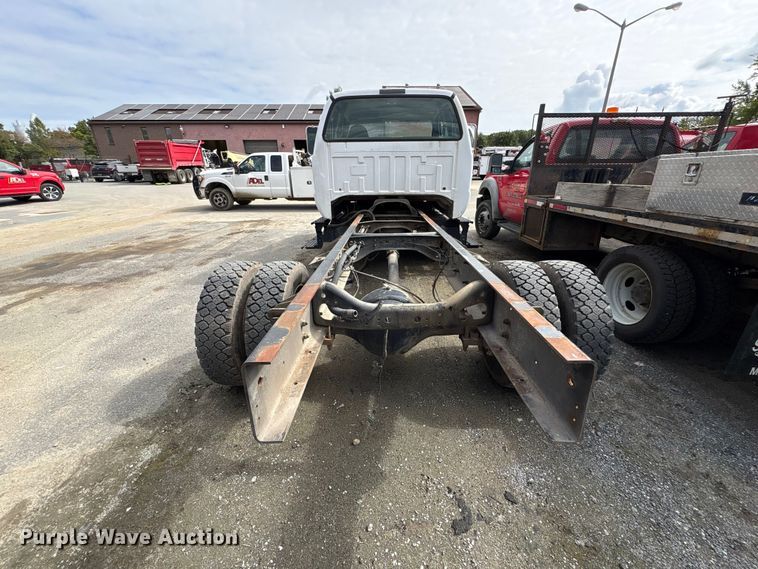 image for item ET8682 2006 Ford F-650 truck cab and chassis
