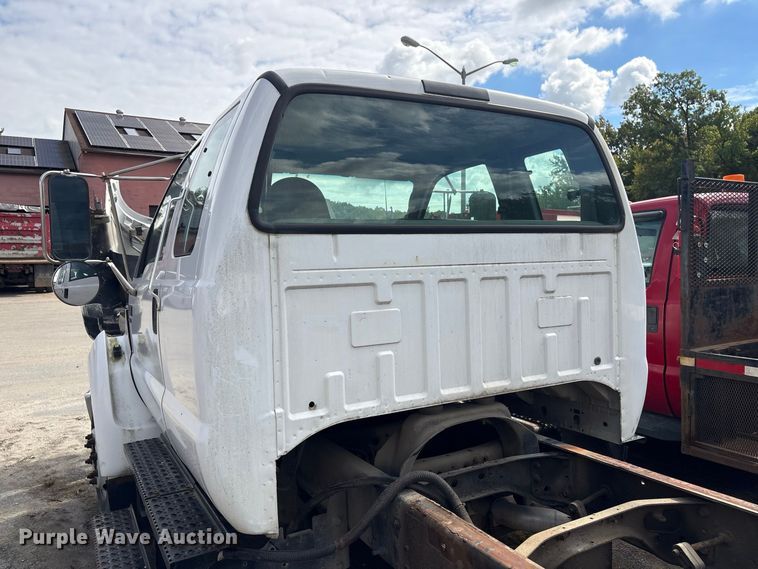 image for item ET8682 2006 Ford F-650 truck cab and chassis