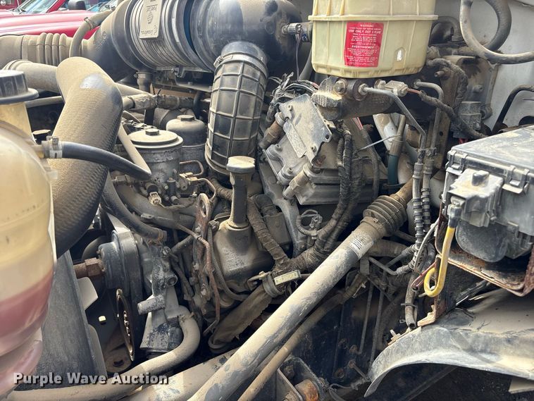 image for item ET8682 2006 Ford F-650 truck cab and chassis