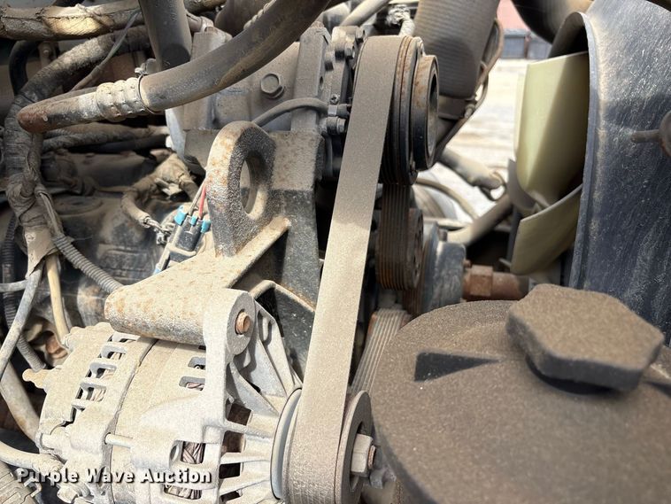 image for item ET8682 2006 Ford F-650 truck cab and chassis
