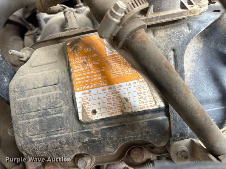 image for item ET8682 2006 Ford F-650 truck cab and chassis
