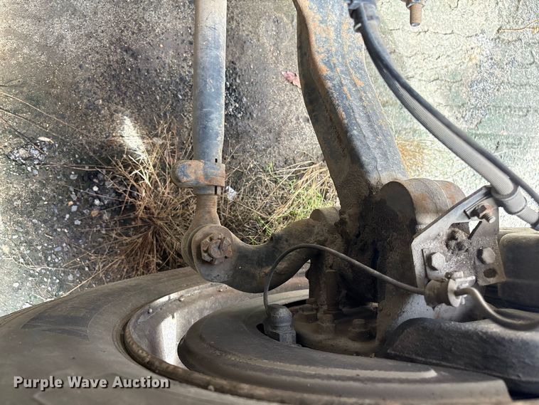 image for item ET8682 2006 Ford F-650 truck cab and chassis
