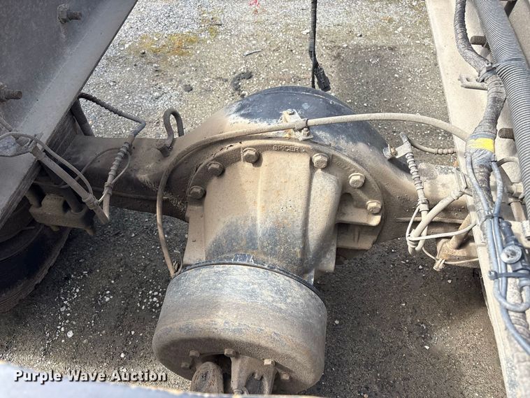 image for item ET8682 2006 Ford F-650 truck cab and chassis