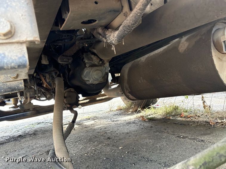 image for item ET8682 2006 Ford F-650 truck cab and chassis