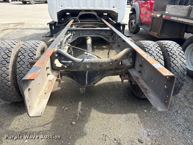 image for item ET8682 2006 Ford F-650 truck cab and chassis