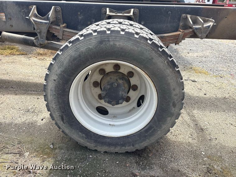 image for item ET8682 2006 Ford F-650 truck cab and chassis