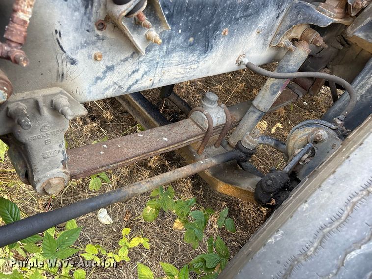 image for item ET8687 1994 Mack CH613 semi truck