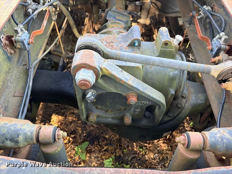 image for item ET8687 1994 Mack CH613 semi truck