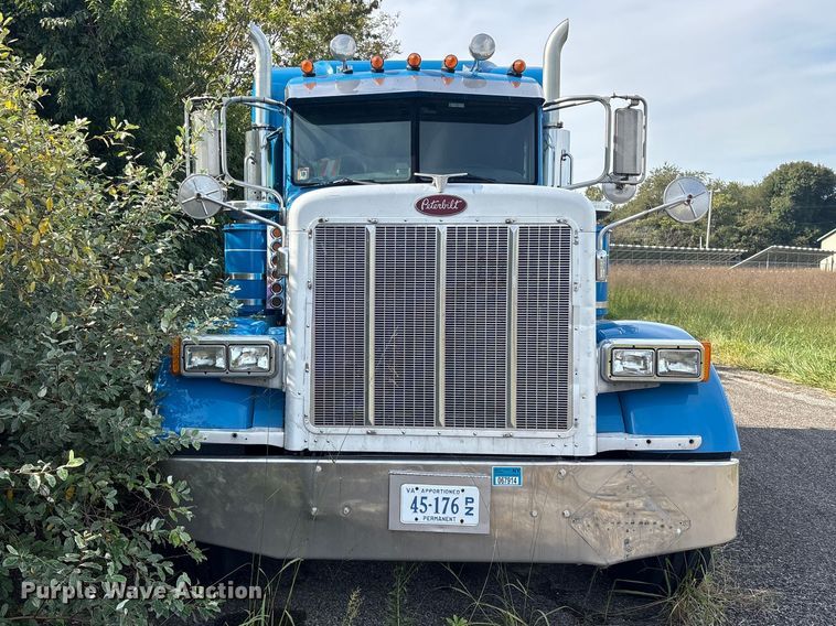 image for item ET8688 2005 Peterbilt 379 semi truck