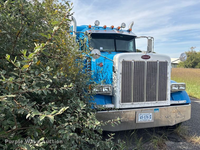 image for item ET8688 2005 Peterbilt 379 semi truck