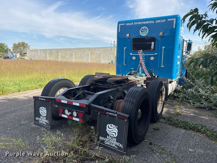 image for item ET8688 2005 Peterbilt 379 semi truck