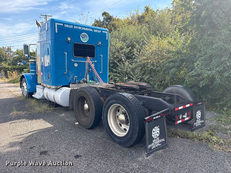 image for item ET8688 2005 Peterbilt 379 semi truck