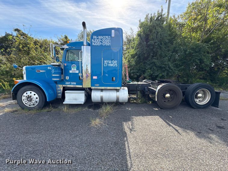 image for item ET8688 2005 Peterbilt 379 semi truck