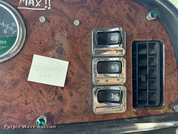 image for item ET8688 2005 Peterbilt 379 semi truck