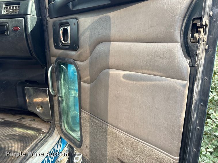 image for item ET8688 2005 Peterbilt 379 semi truck