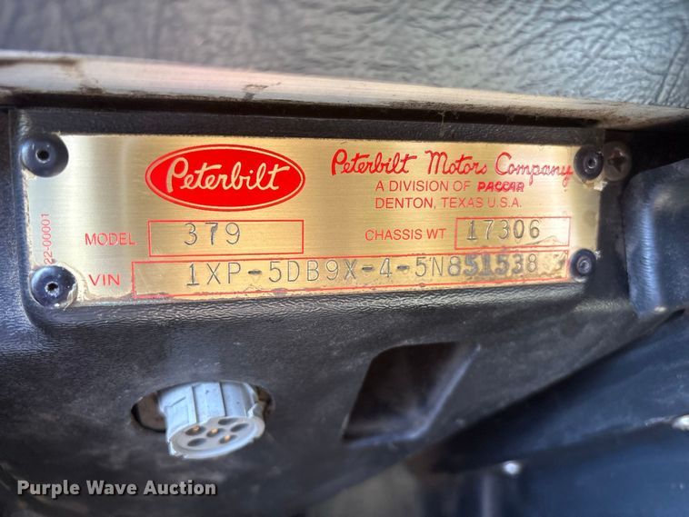 image for item ET8688 2005 Peterbilt 379 semi truck