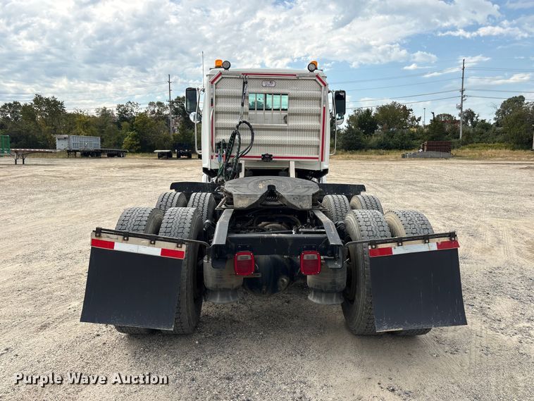 image for item ET8689 2020 Western Star 4700 semi truck