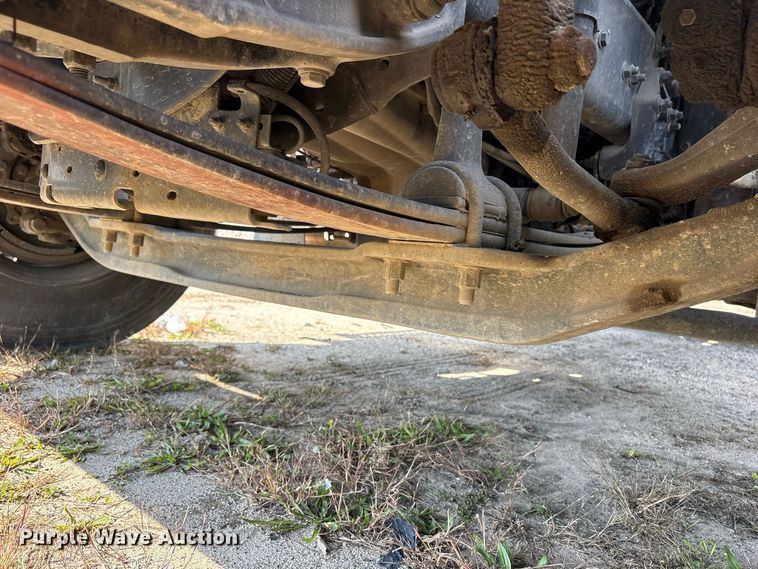 image for item ET8689 2020 Western Star 4700 semi truck