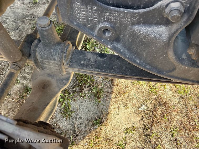 image for item ET8689 2020 Western Star 4700 semi truck