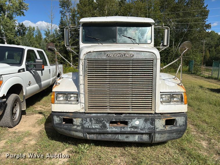 image for item EU0889 1995 Freightliner USF-1E semi truck