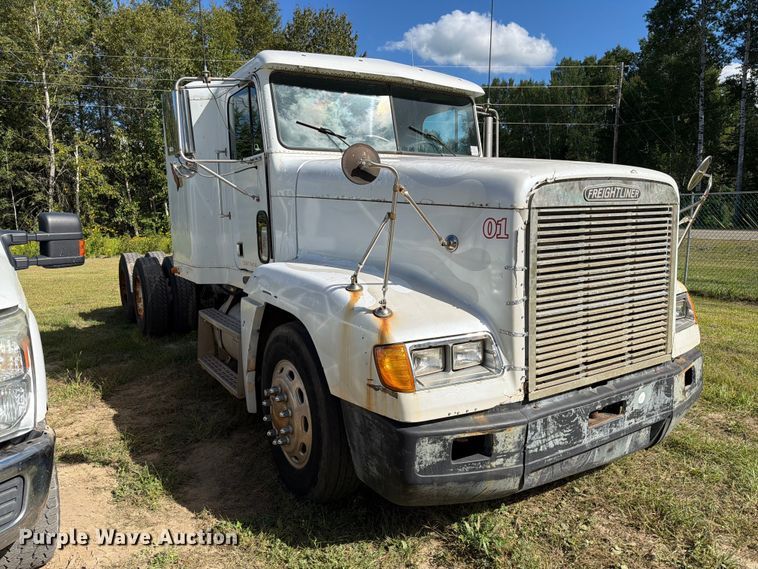 image for item EU0889 1995 Freightliner USF-1E semi truck