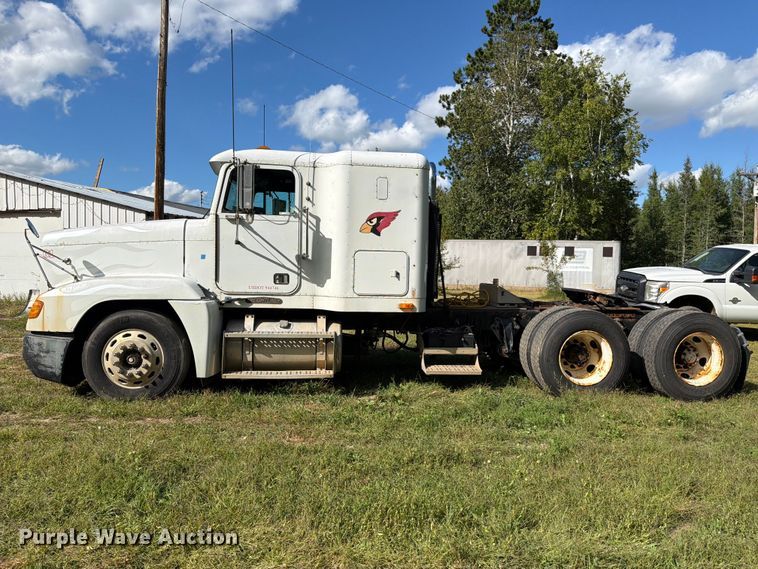 image for item EU0889 1995 Freightliner USF-1E semi truck
