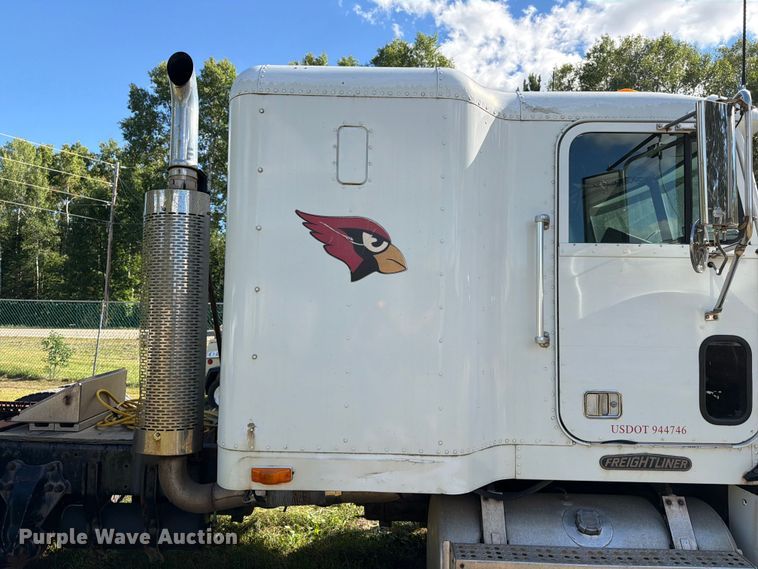 image for item EU0889 1995 Freightliner USF-1E semi truck