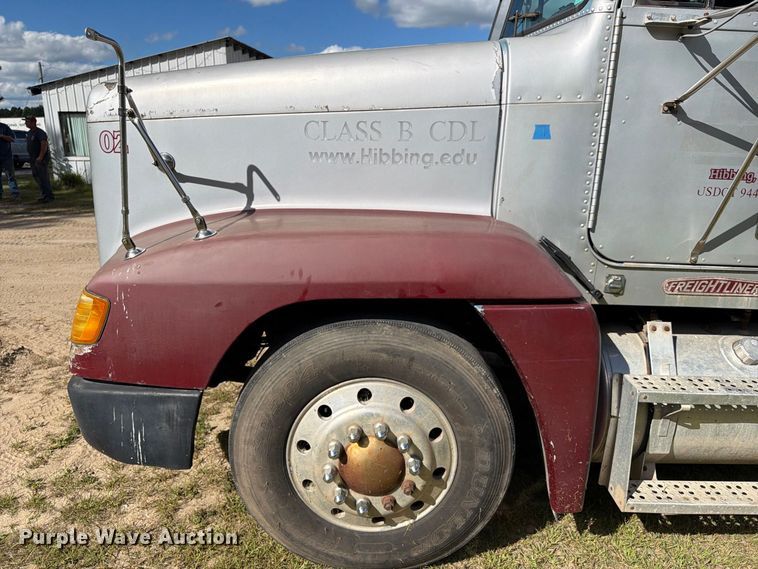 image for item EU0891 1995 Freightliner USF-1E semi truck