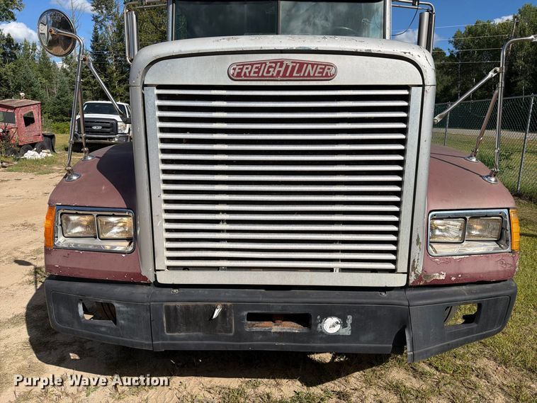 image for item EU0891 1995 Freightliner USF-1E semi truck