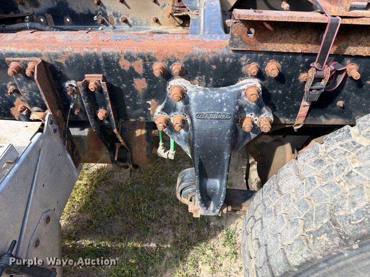 image for item EU0891 1995 Freightliner USF-1E semi truck
