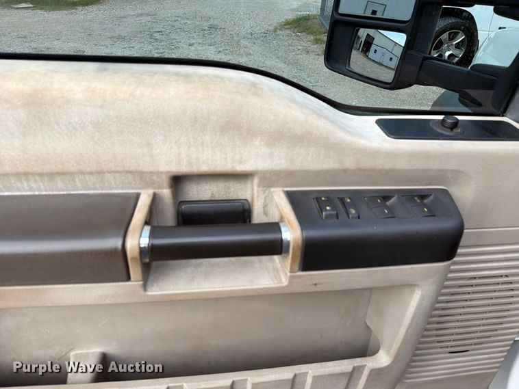 image for item EU0908 2008 Ford F550 Super Duty Crew Cab utility / service truck