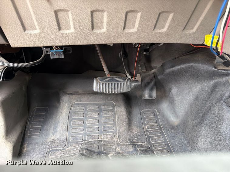 image for item EU0908 2008 Ford F550 Super Duty Crew Cab utility / service truck