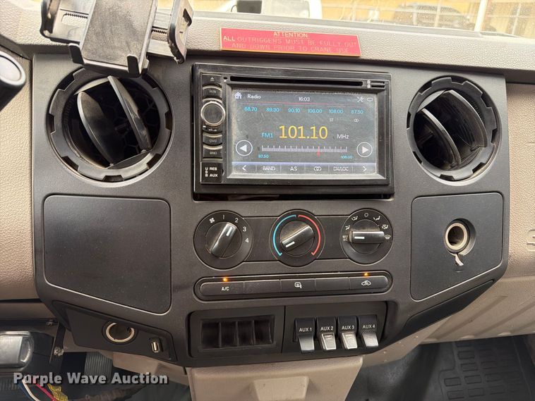 image for item EU0908 2008 Ford F550 Super Duty Crew Cab utility / service truck