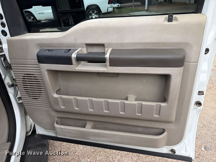 image for item EU0908 2008 Ford F550 Super Duty Crew Cab utility / service truck