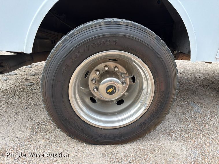 image for item EU0908 2008 Ford F550 Super Duty Crew Cab utility / service truck