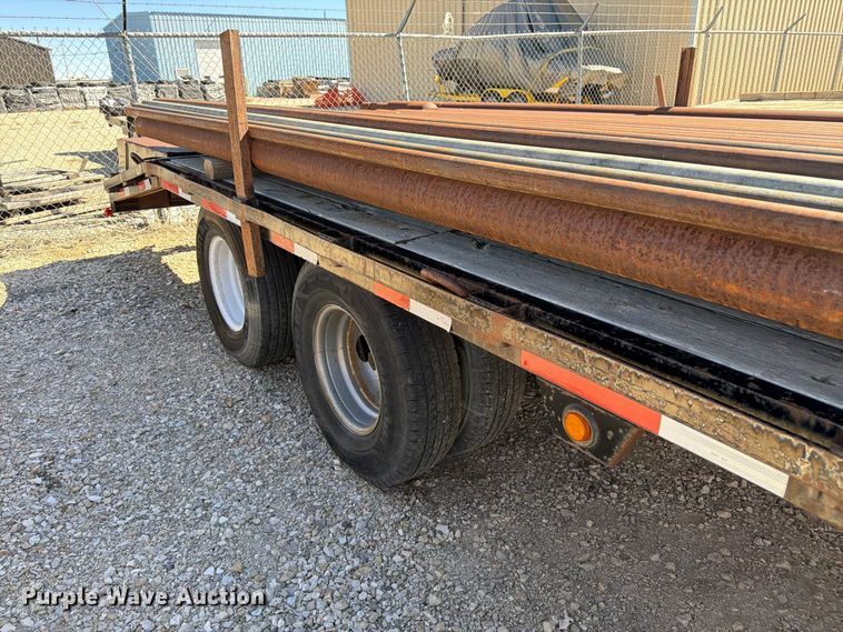 image for item EW2236 2005 C&B equipment trailer