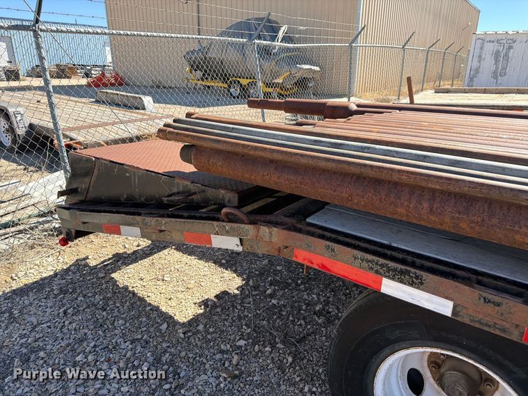 image for item EW2236 2005 C&B equipment trailer