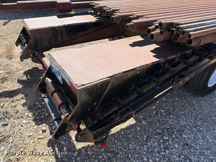 image for item EW2236 2005 C&B equipment trailer