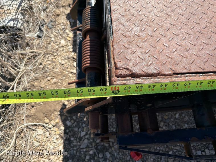 image for item EW2236 2005 C&B equipment trailer