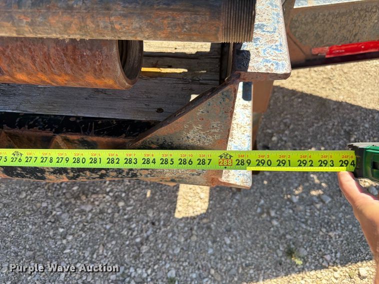 image for item EW2236 2005 C&B equipment trailer