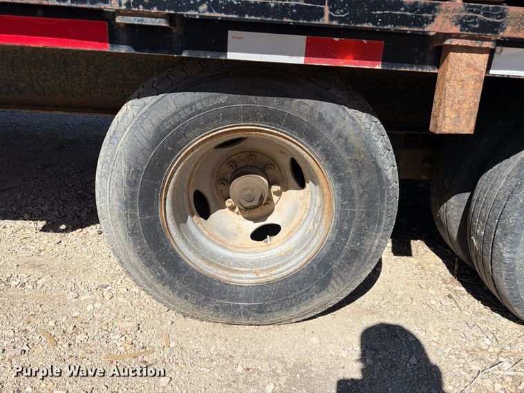 image for item EW2236 2005 C&B equipment trailer