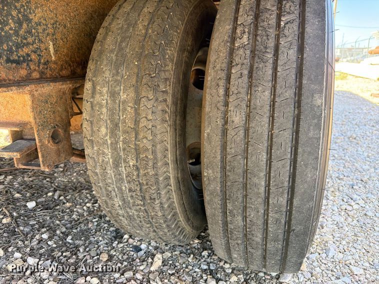 image for item EW2236 2005 C&B equipment trailer