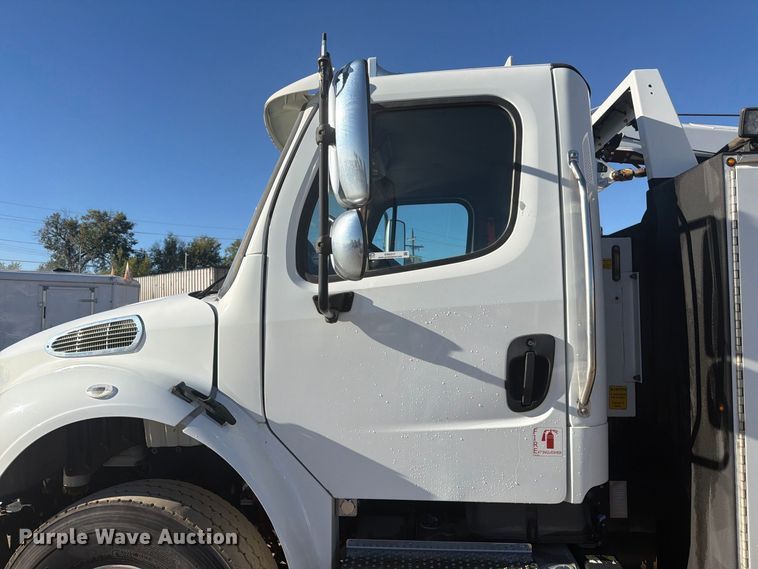 image for item EW2317 2016 Freightliner Business Class M2 utility / service truck