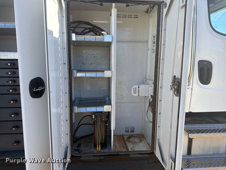 image for item EW2317 2016 Freightliner Business Class M2 utility / service truck