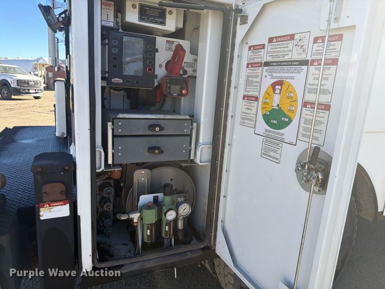 image for item EW2317 2016 Freightliner Business Class M2 utility / service truck