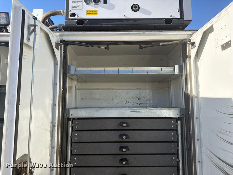 image for item EW2317 2016 Freightliner Business Class M2 utility / service truck