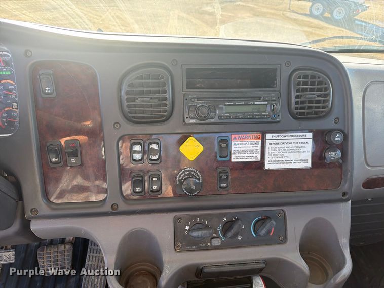 image for item EW2317 2016 Freightliner Business Class M2 utility / service truck