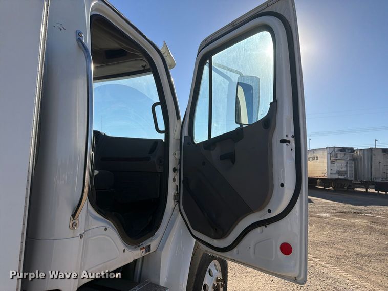 image for item EW2317 2016 Freightliner Business Class M2 utility / service truck