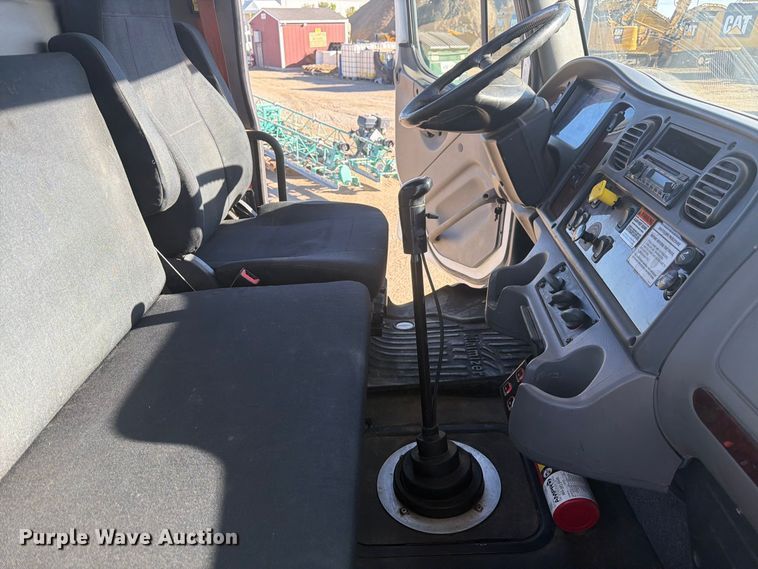 image for item EW2317 2016 Freightliner Business Class M2 utility / service truck