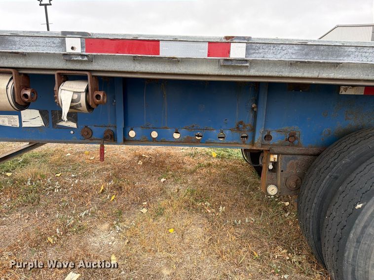 image for item EW2327 2011 Manac SFB48 flatbed trailer